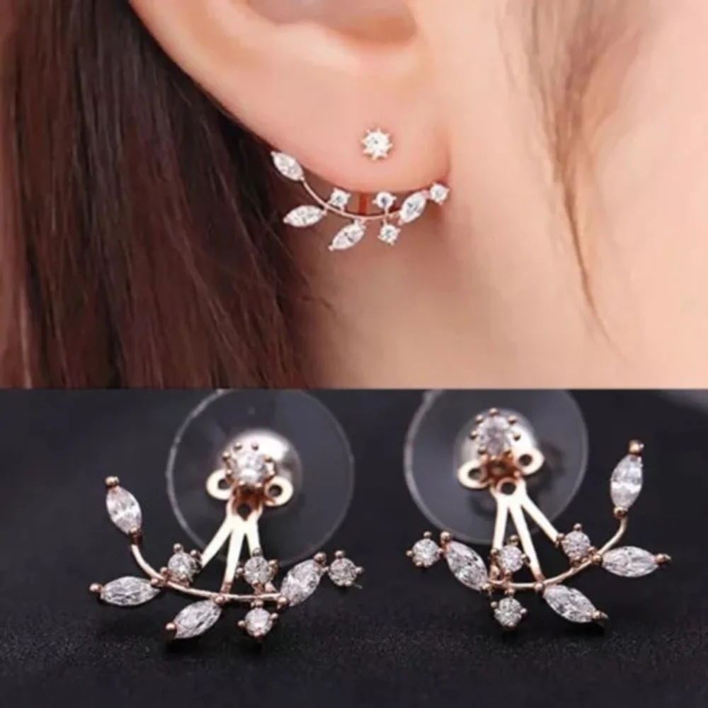 ✨GOLD “SPARKLING CRYSTAL”✨CRYSTAL CURTAIN EARRINGS - Picture 1 of 3